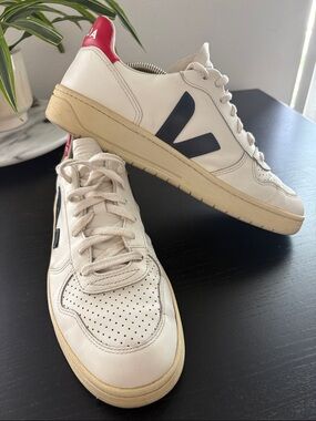 Veja V12